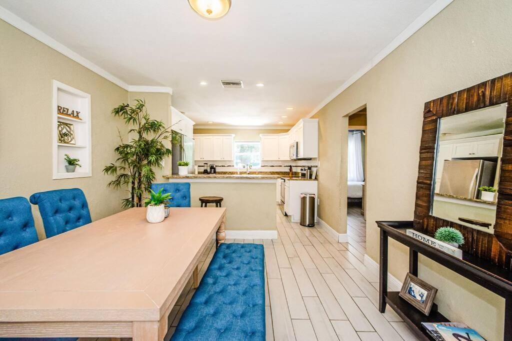 Beautiful Pool House In Old Seminole Heights! Villa Tampa Esterno foto