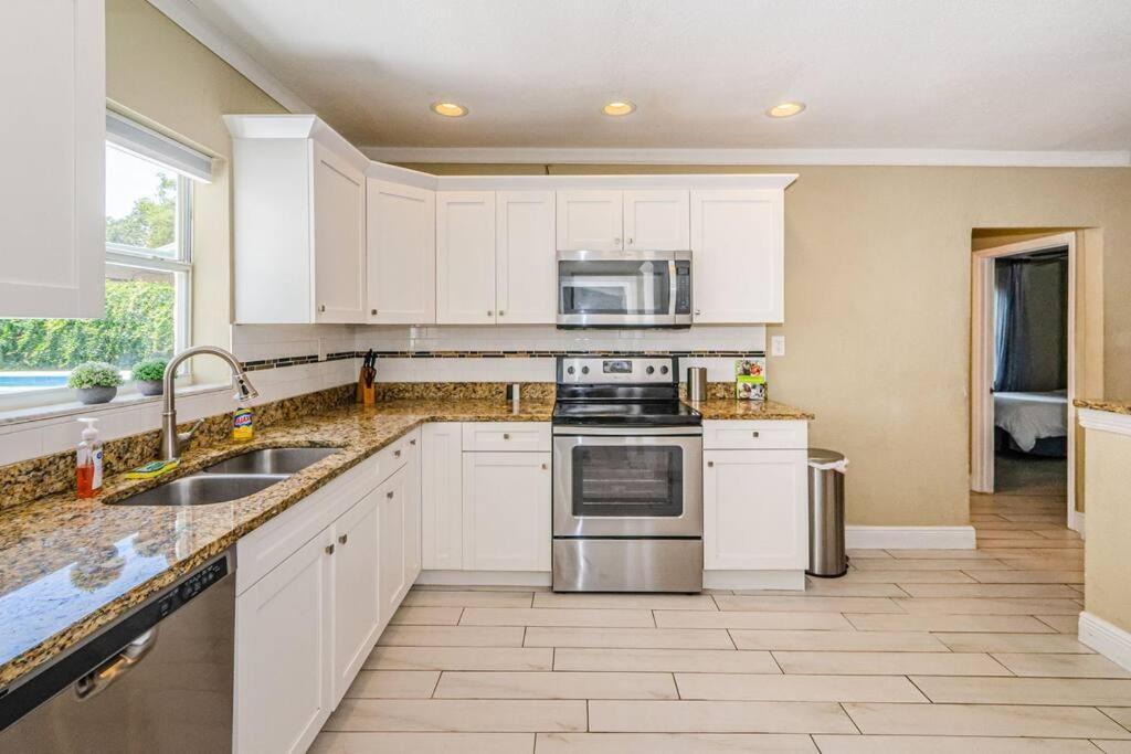 Beautiful Pool House In Old Seminole Heights! Villa Tampa Esterno foto