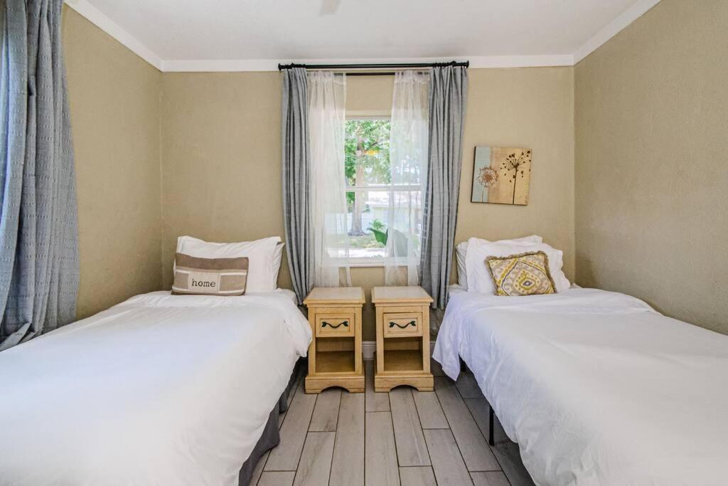 Beautiful Pool House In Old Seminole Heights! Villa Tampa Esterno foto